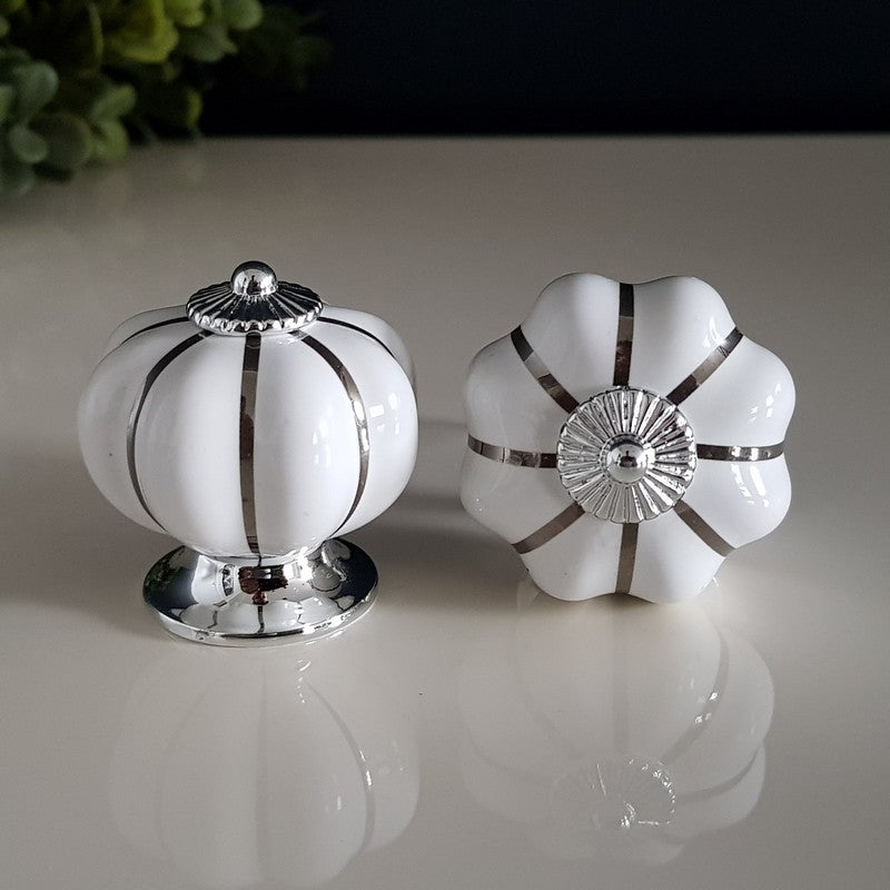 Puxador Porcelana Abóbora Branco e Cromado - C1012