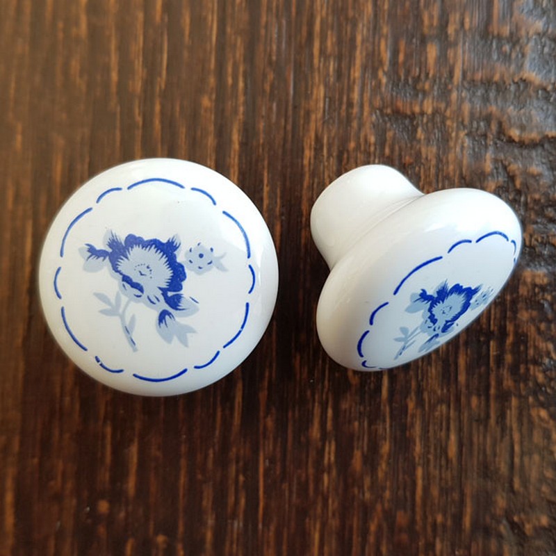 Puxador Porcelana Redondo Branco com Floral Azul 32mm - C1302