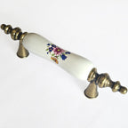 Puxador Metal e Porcelana Branca Floral 76mm - C1571