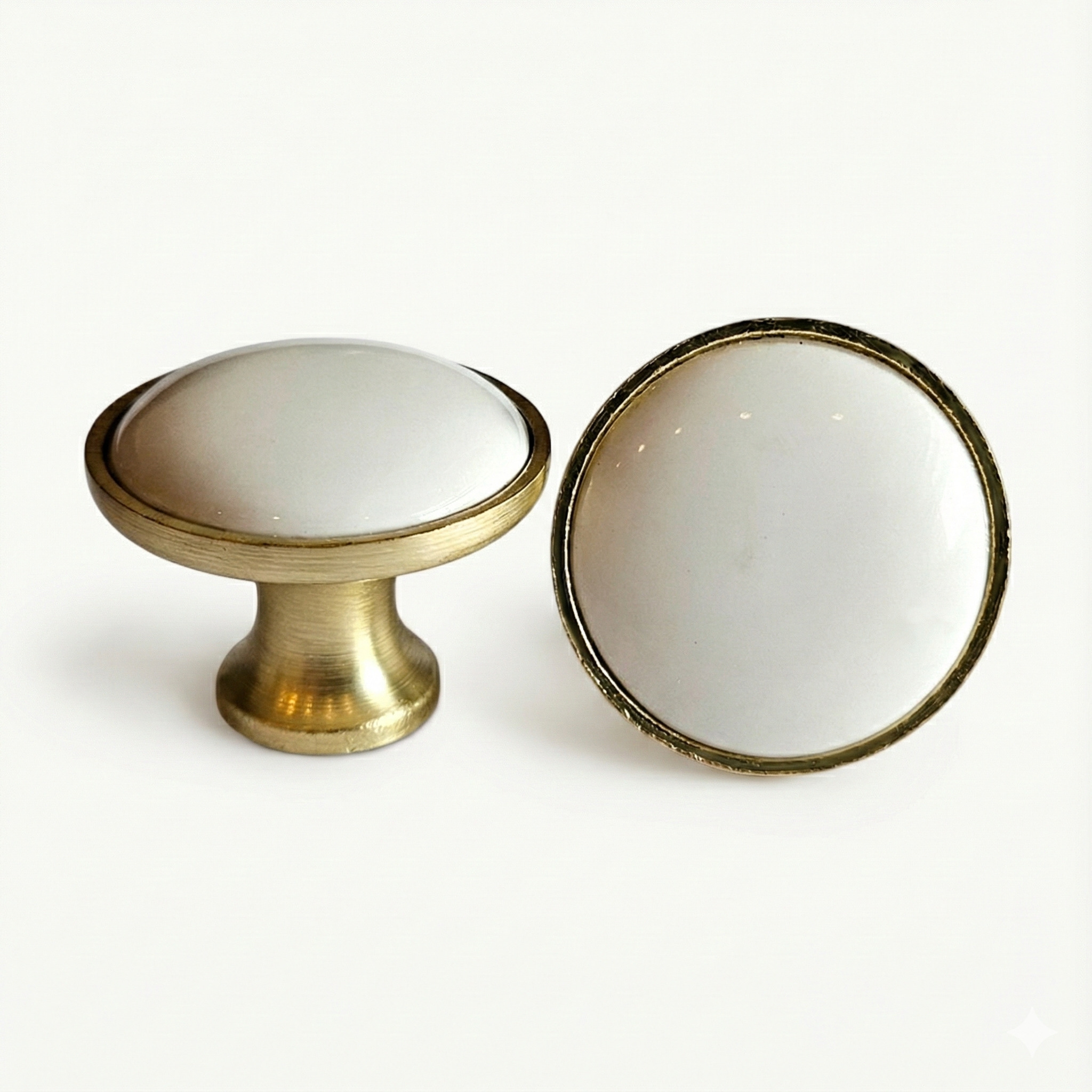 Puxador Porcelana Redondo Base Dourada Metal Branco 32mm - C1573