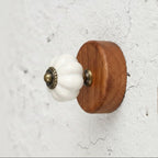 Gancho Parede Base Madeira e Porcelana Branco - C4081