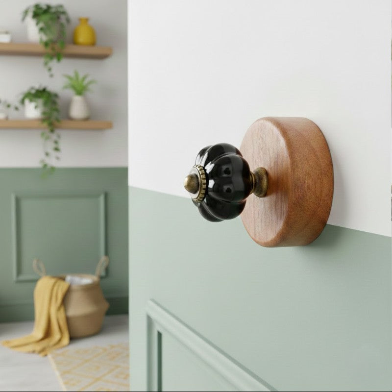 Gancho Parede Base Madeira e Porcelana Preto - C4082