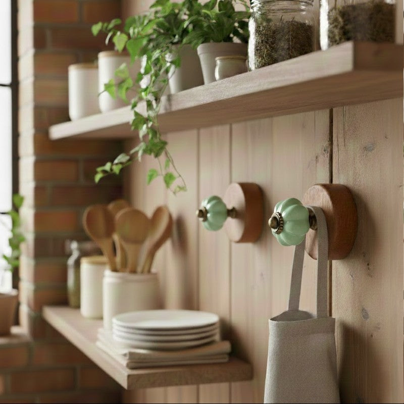 Gancho Parede Base Madeira e Porcelana Verde Claro - C4084