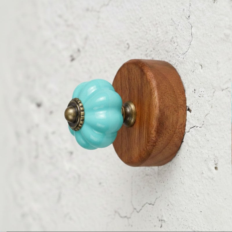 Gancho Parede Base Madeira e Porcelana Azul Claro - C4085