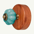 Gancho Parede Base Madeira e Porcelana Azul Claro - C4085