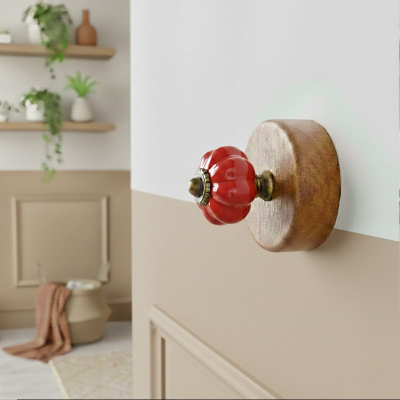 Gancho Parede Base Madeira e Porcelana Vermelho - C4090