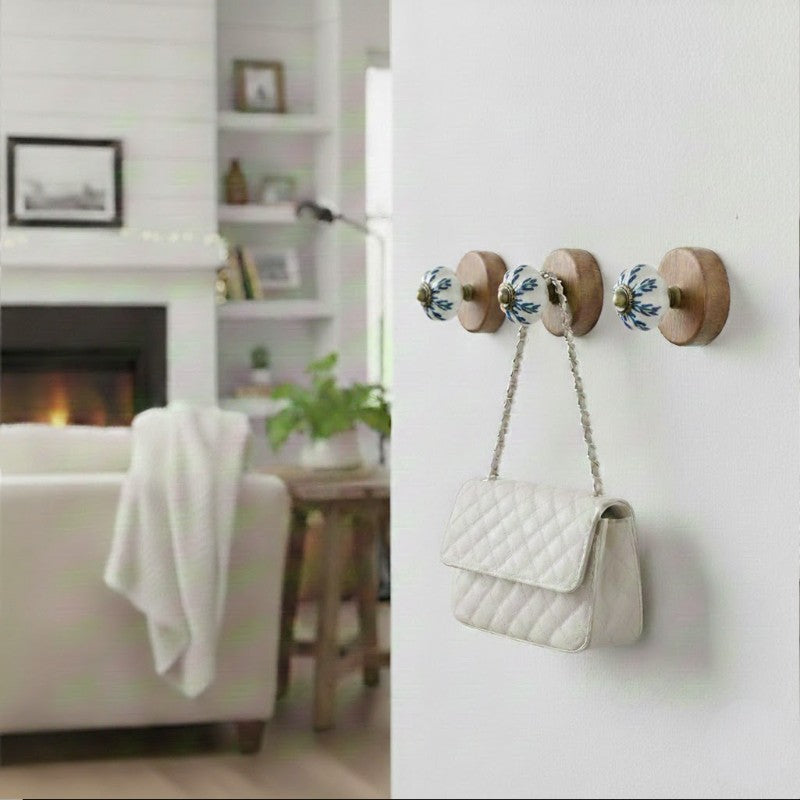 Gancho Parede Base Madeira e Porcelana Branca - C4091