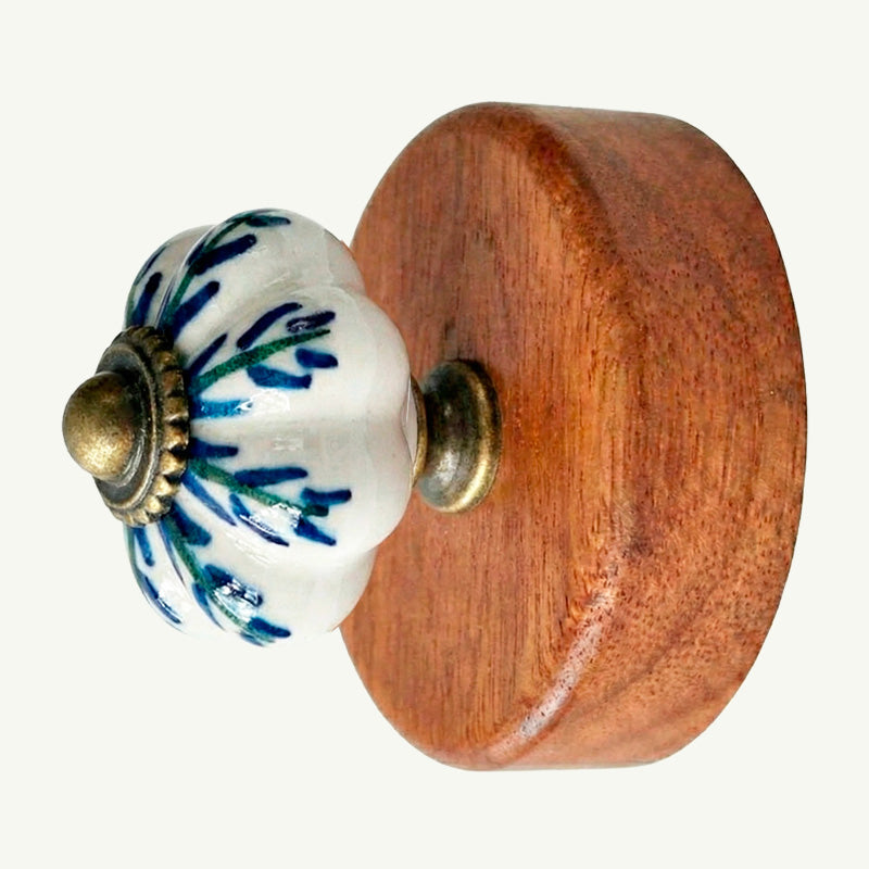 Gancho Parede Base Madeira e Porcelana Branca - C4091